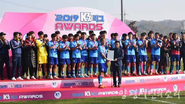2019 K3리그 챔피언십 준우승 사진. 당시 양평FC는 강호 포천시민축구단을 전반에만 3대0으로 맹폭하며 결승전에 올랐다.